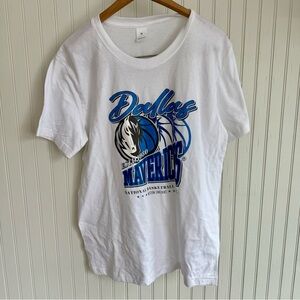 Dallas Mavericks White T-Shirt Size M